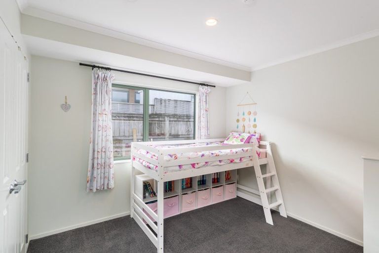 Photo of property in 56 Percy Kinsman Crescent, Riverstone Terraces, Upper Hutt, 5018