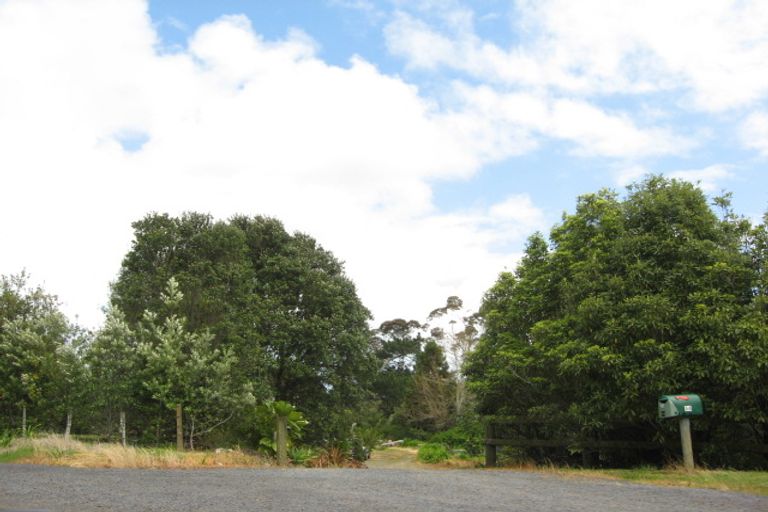 Photo of property in 54 Puke Road, Kumeu, 0891