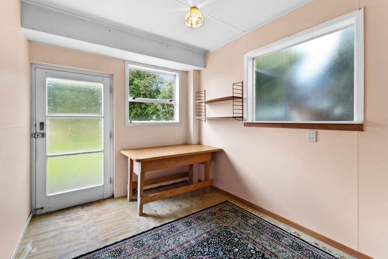 Photo of property in 6 Magnolia Drive, Westown, New Plymouth, 4310