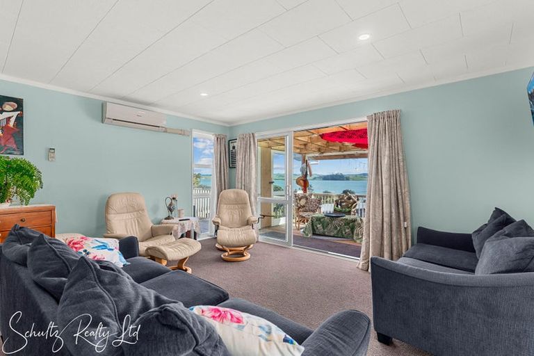 Photo of property in 10 Oxford Street, Whakapirau, Maungaturoto, 0583