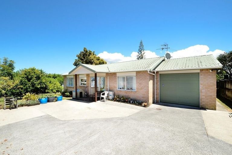Photo of property in 4050a Great North Road, Glen Eden, Auckland, 0602