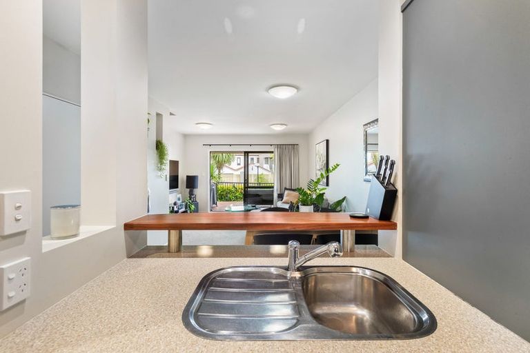 Photo of property in 3/21 Armoy Drive, East Tamaki, Auckland, 2016