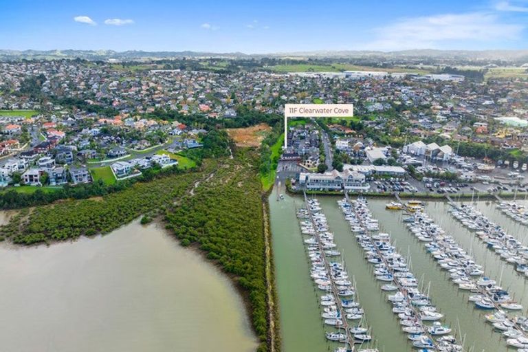 Photo of property in 11f Clearwater Cove, West Harbour, Auckland, 0618
