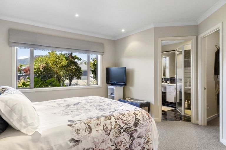 Photo of property in 1 Birchwood Lane, Hilltop, Taupo, 3330