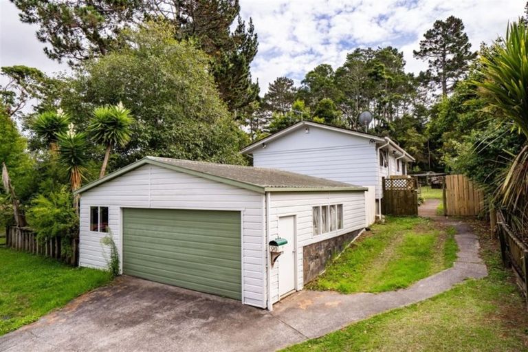 Photo of property in 90 Kemp Road, Massey, Auckland, 0614