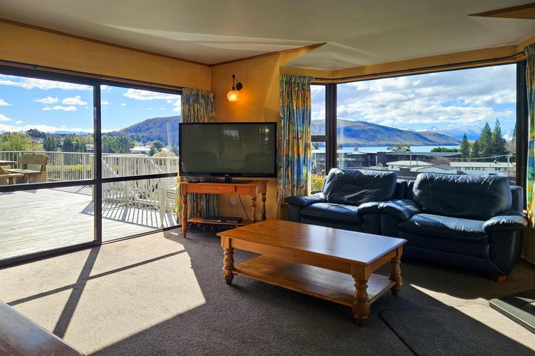 Photo of property in 5 Murray Place, Lake Tekapo, 7999