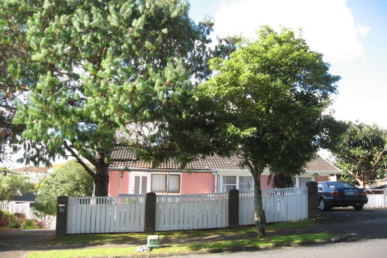 Photo of property in 16 Rotoiti Avenue, Pakuranga Heights, Auckland, 2010