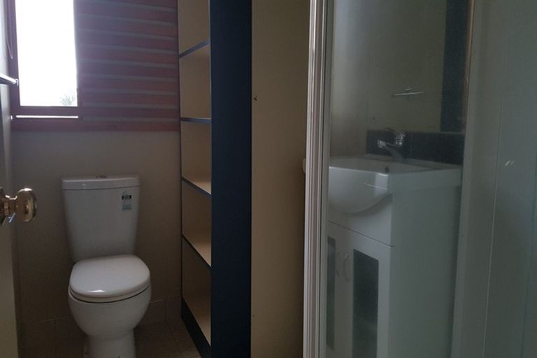 Photo of property in 13 Bruce Road, Glenfield, Auckland, 0629