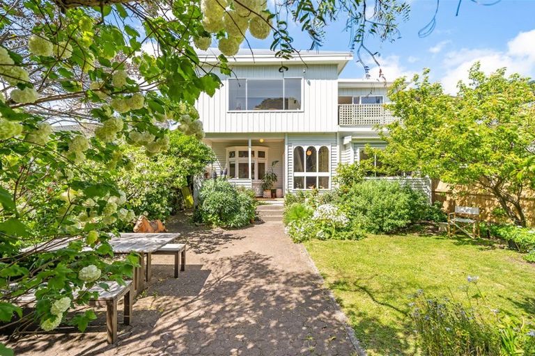 Photo of property in 93 Oroua Street, Eastbourne, Lower Hutt, 5013