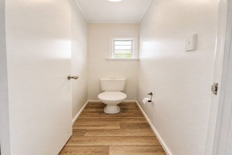 Photo of property in 43 Hallberry Road, Mangere East, Auckland, 2024