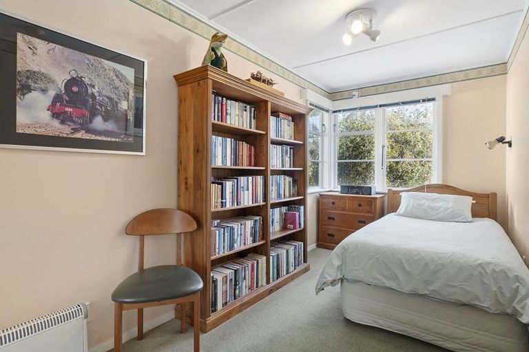 Photo of property in 66 Taylor Terrace, Tawa, Wellington, 5028