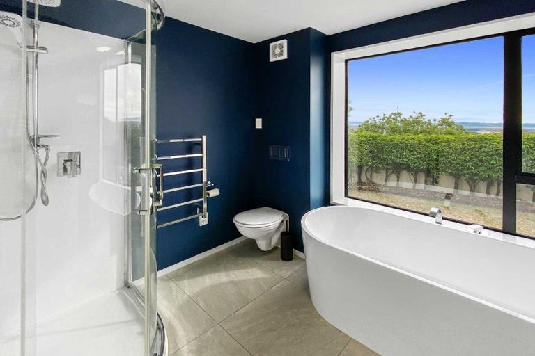 Photo of property in 11b Inverness Lane, Redcliffs, Christchurch, 8081