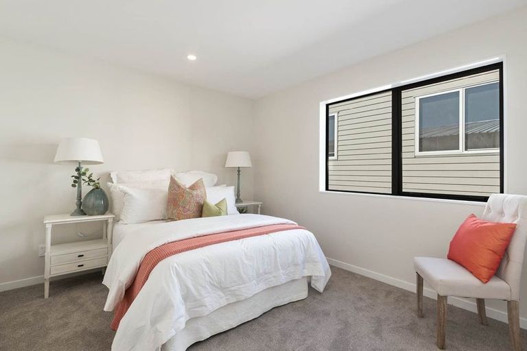 Photo of property in 32 Bounty Road, Long Bay, Auckland, 0630
