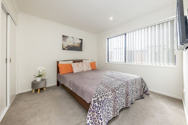 Photo of property in 12 Fermi Lane, Papakura, 2110