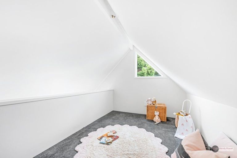 Photo of property in 44 Harbour View Road, Harbour View, Lower Hutt, 5010