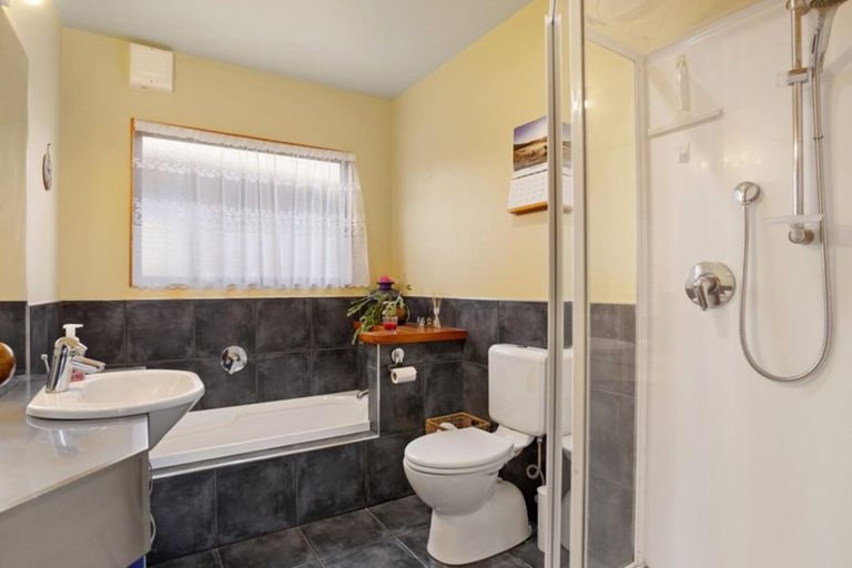 Photo of property in 28 Owen Place, Omokoroa, 3114