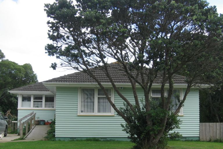Photo of property in 22 Surprise Place, Cannons Creek, Porirua, 5024