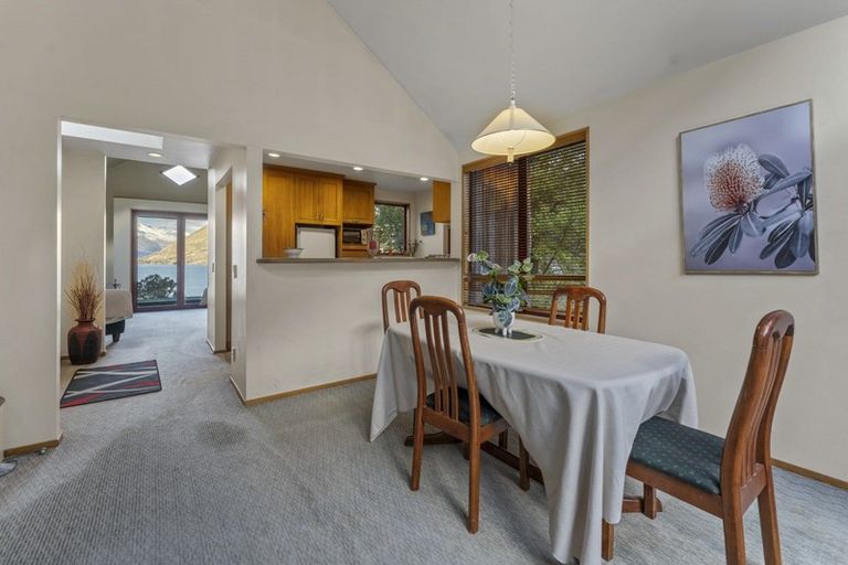 Photo of property in 22a Evergreen Place, Sunshine Bay, Queenstown, 9300