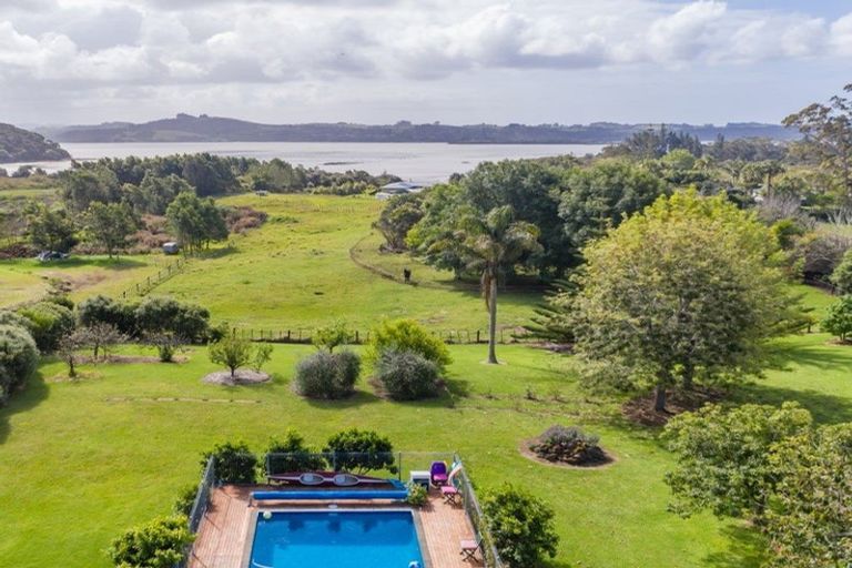 Photo of property in 98 Edmonds Road, Kerikeri, 0293