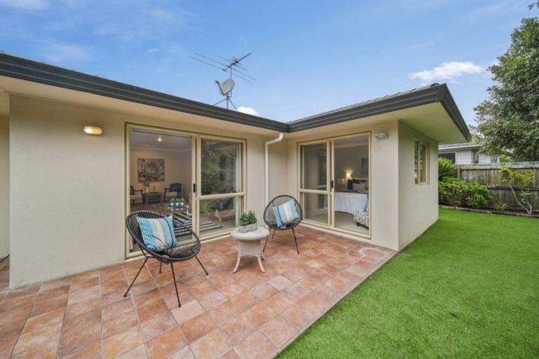 Photo of property in 42a Lisa Rise, Half Moon Bay, Auckland, 2012