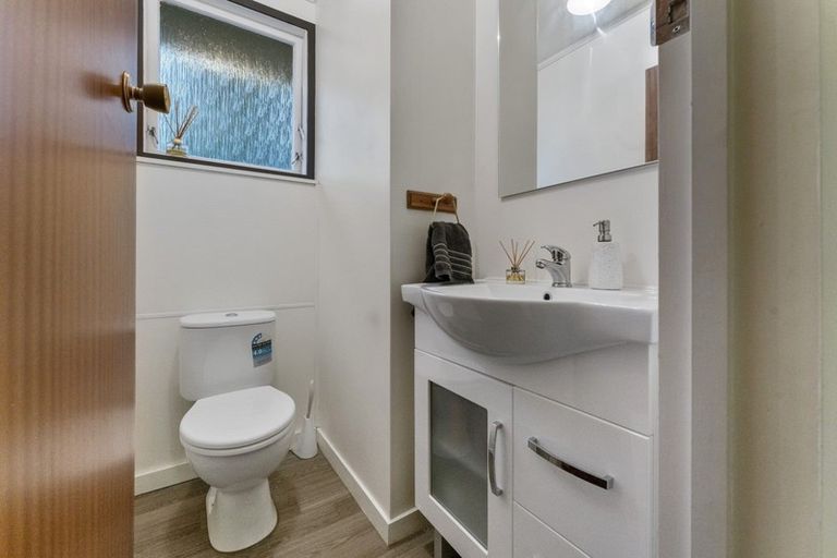 Photo of property in 11 Panako Place, Awapuni, Palmerston North, 4412