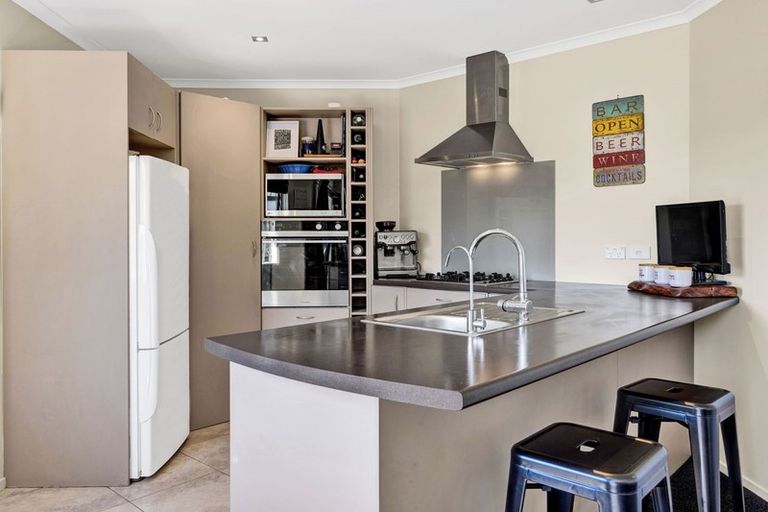 Photo of property in 69c Karamea Street, Whalers Gate, New Plymouth, 4310