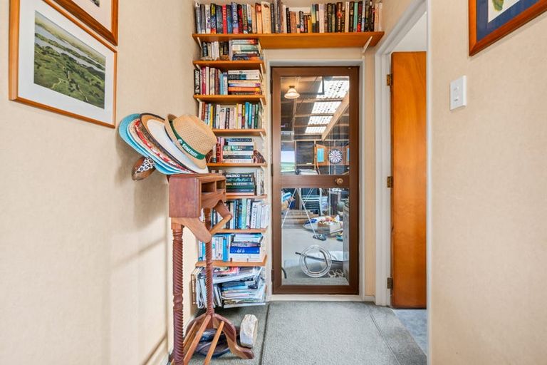 Photo of property in 14 Cliff Street, Pahi, Paparoa, 0571