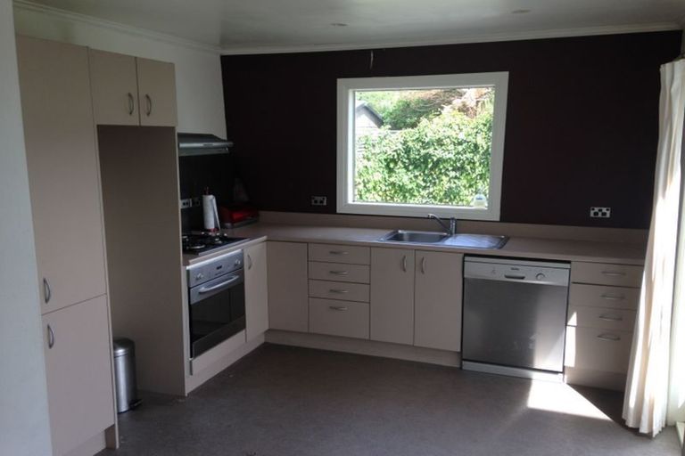 Photo of property in 122 Hargest Crescent, Saint Clair, Dunedin, 9012