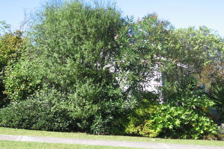 Photo of property in 15 Helvetia Drive, Browns Bay, Auckland, 0630