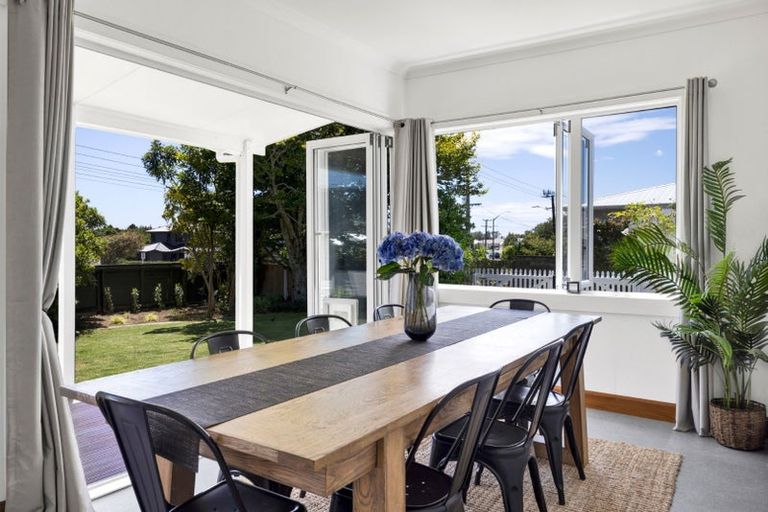 Photo of property in 44 Upjohn Street, Brooklands, New Plymouth, 4310