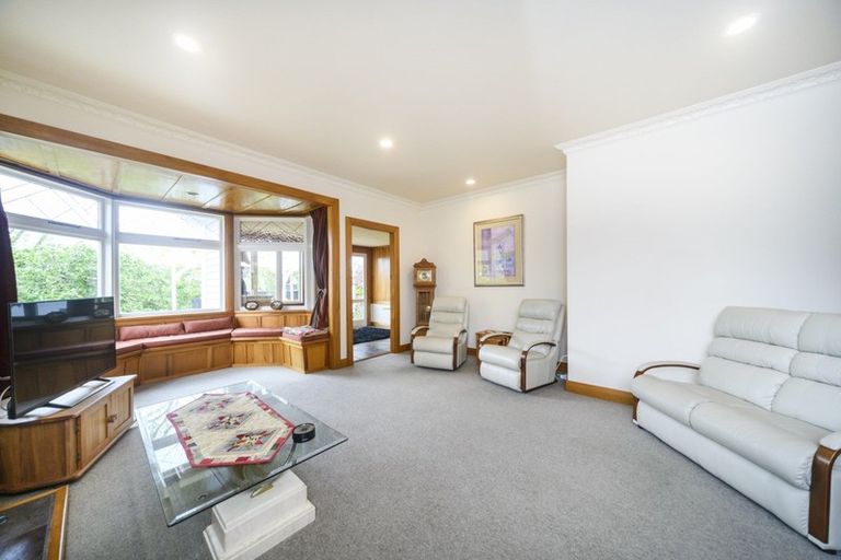 Photo of property in 16 Manapouri Crescent, Hokowhitu, Palmerston North, 4410