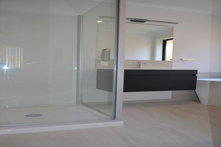 Photo of property in 10 Herring Place, Omokoroa, 3114