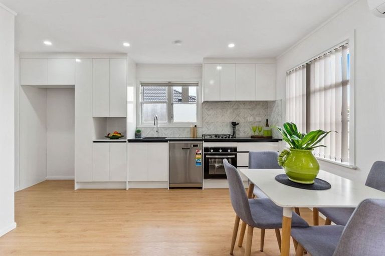 Photo of property in 1/18 Plunket Avenue, Papatoetoe, Auckland, 2104