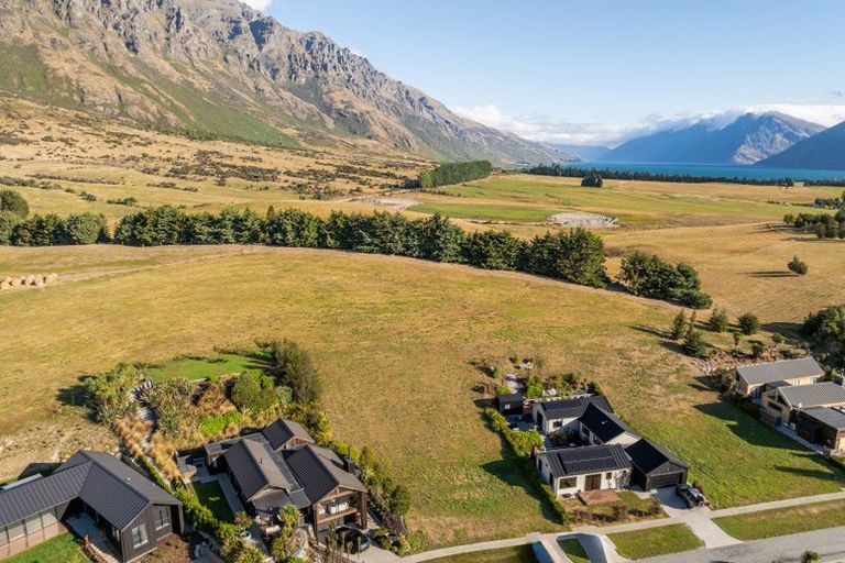 Photo of property in 19 Pendeen Crescent, Jacks Point, Queenstown, 9371