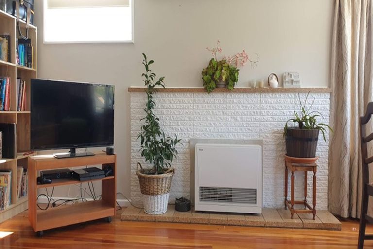 Photo of property in 176 George Street, Stokes Valley, Lower Hutt, 5019