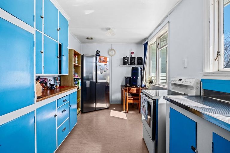 Photo of property in 3 Endeavour Street, Marfell, New Plymouth, 4310