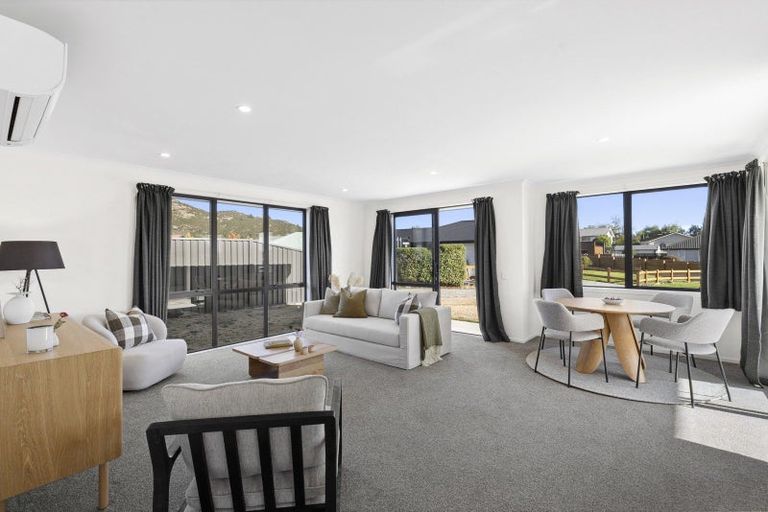 Photo of property in 12 Hebbard Court, Albert Town, Wanaka, 9305