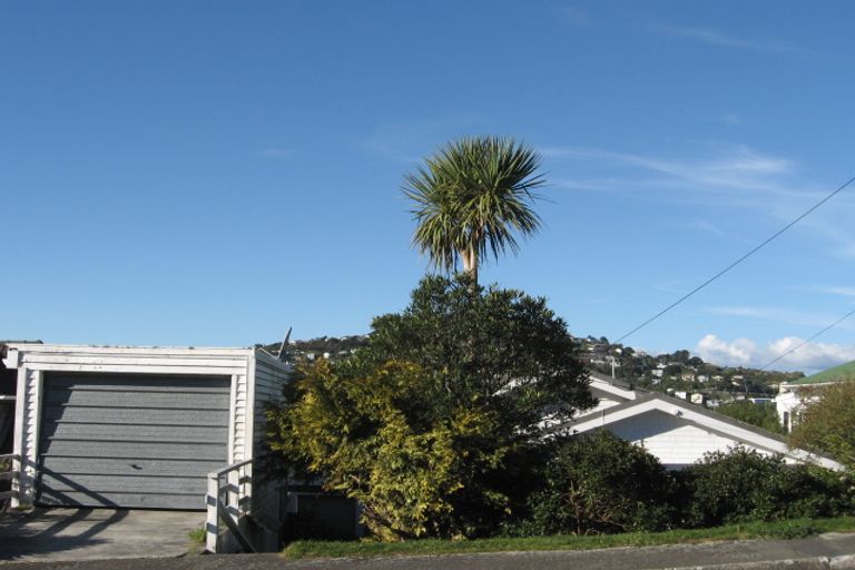 Photo of property in 28 Homewood Crescent, Karori, Wellington, 6012