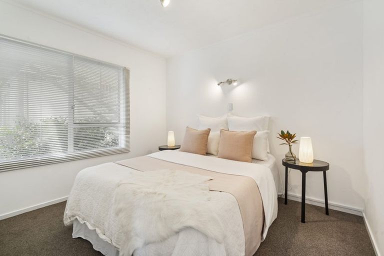 Photo of property in 1/22 North Avenue, Narrow Neck, Auckland, 0624