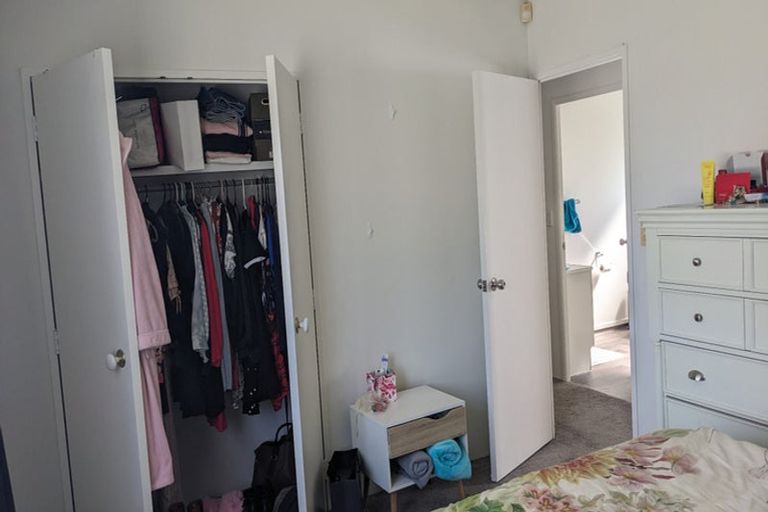 Photo of property in 1 Maple Street, Avondale, Auckland, 1026