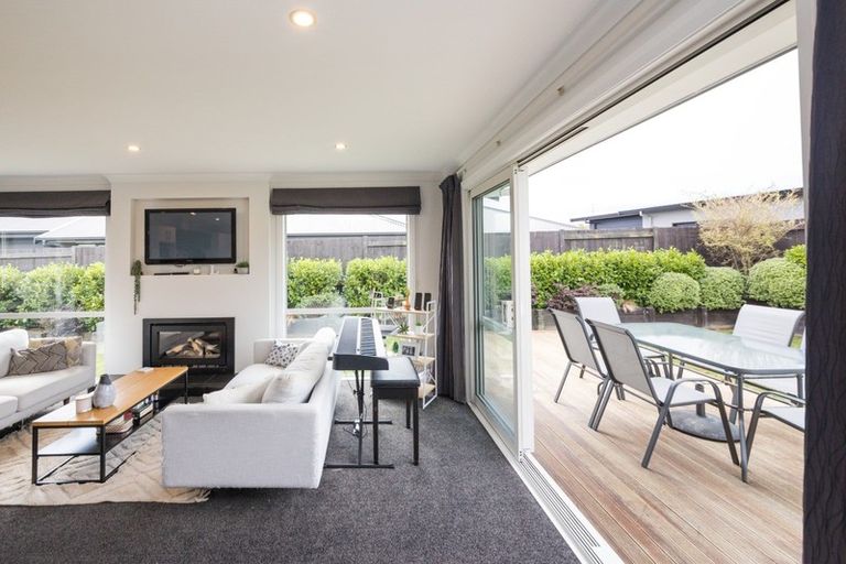 Photo of property in 10 Silicon Way, Fitzherbert, Palmerston North, 4410