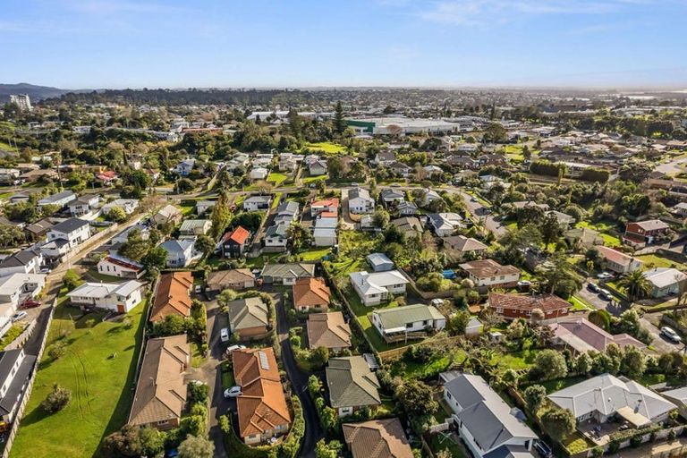 Photo of property in 10/43 Fruitvale Road, New Lynn, Auckland, 0600