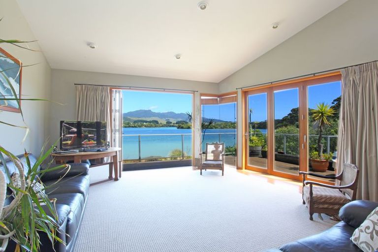 Photo of property in 44 Kaitoke Street, Raglan, 3225
