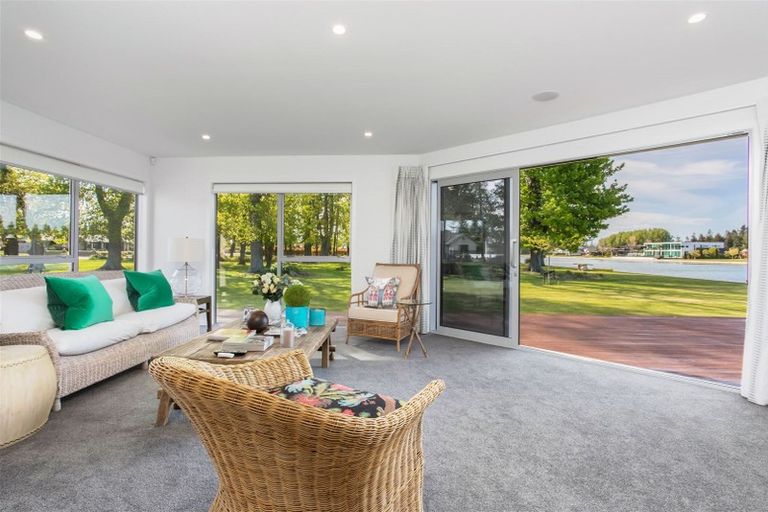 Photo of property in 28 Oakgrove Drive, Rangiora, 7400