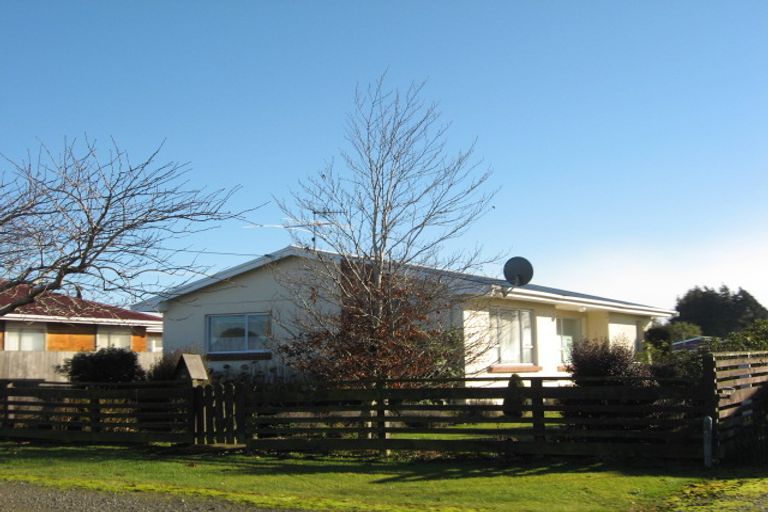 Photo of property in 58 Queen Street, Winton, 9720