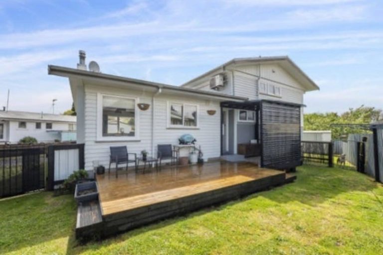 Photo of property in 17 Homedale Street, Pukehangi, Rotorua, 3015