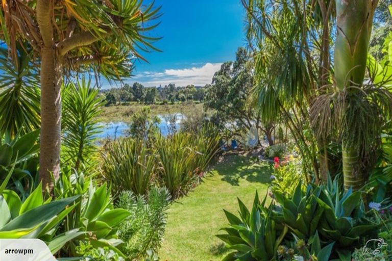 Photo of property in 3 Onewa Road, Northcote, Auckland, 0627