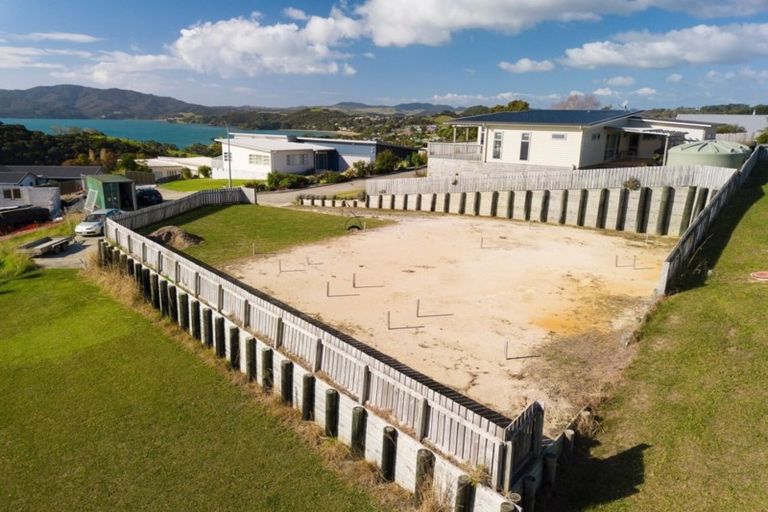 Photo of property in 21 Nancy Wake Place, Cable Bay, 0420