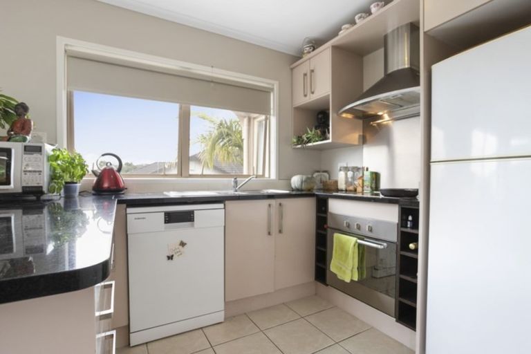 Photo of property in 12 Valley Fields Place, Pukekohe, 2120