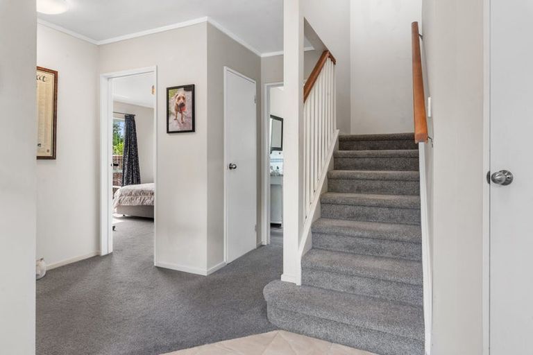 Photo of property in 2/883 East Coast Road, Northcross, Auckland, 0632